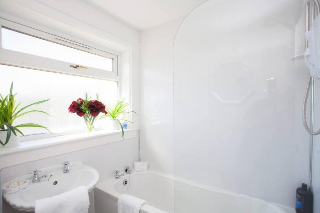 Ferienwohnung Cosy 1 Bed With Parking In City Centre Glasgow Exterior foto
